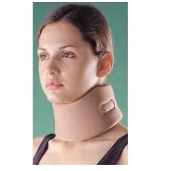 COLLARE CERVICALE OPPO A DENSITA' COMPATTA MISURA MEDIA. SUPPORTA LA COLONNA CERVICALE IN POSIZIONE NEUTRALE O ANATOMICAE PROVVEDE AD IMMOBILIZZARLA. CHIUSURA IN VELCRO