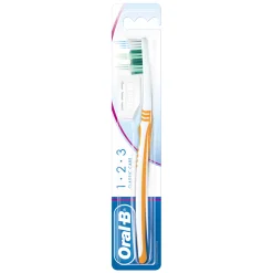 Oral-B Classic Care - Spazzolino con Testina Media