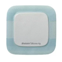 MEDICAZIONE IN SCHIUMA DI POLIURETANO BIATAIN SILICONE AG CON STRATO ADESIVO RILASCIO DI ARGENTO 10X10 CM 5 PEZZI