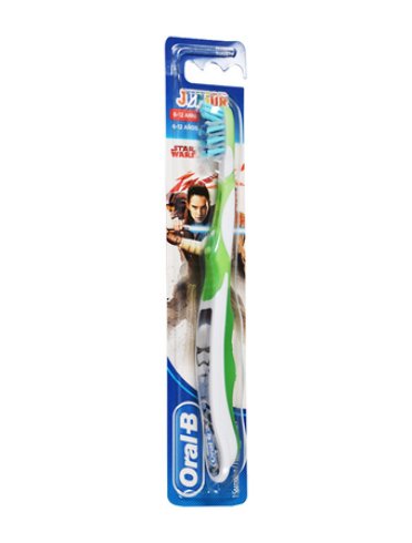 Oral-b junior - spazzolino per bambini da 6-12 anni edizione star wars