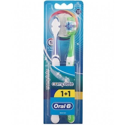 Oral-B Complete 5 Way Clean Spazzolino Medio 2 Pezzi